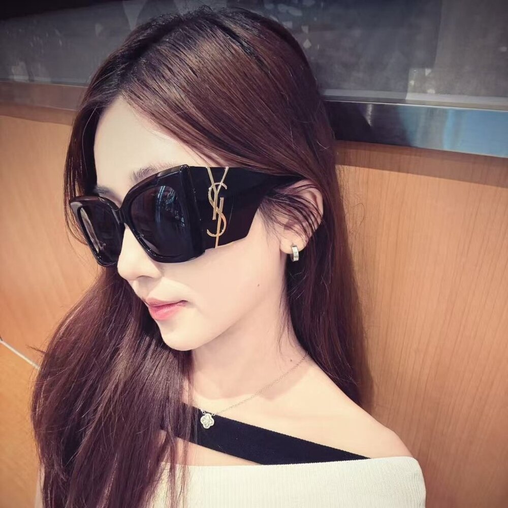 Saint Laurent Sunglasses - Picture 6 of 9